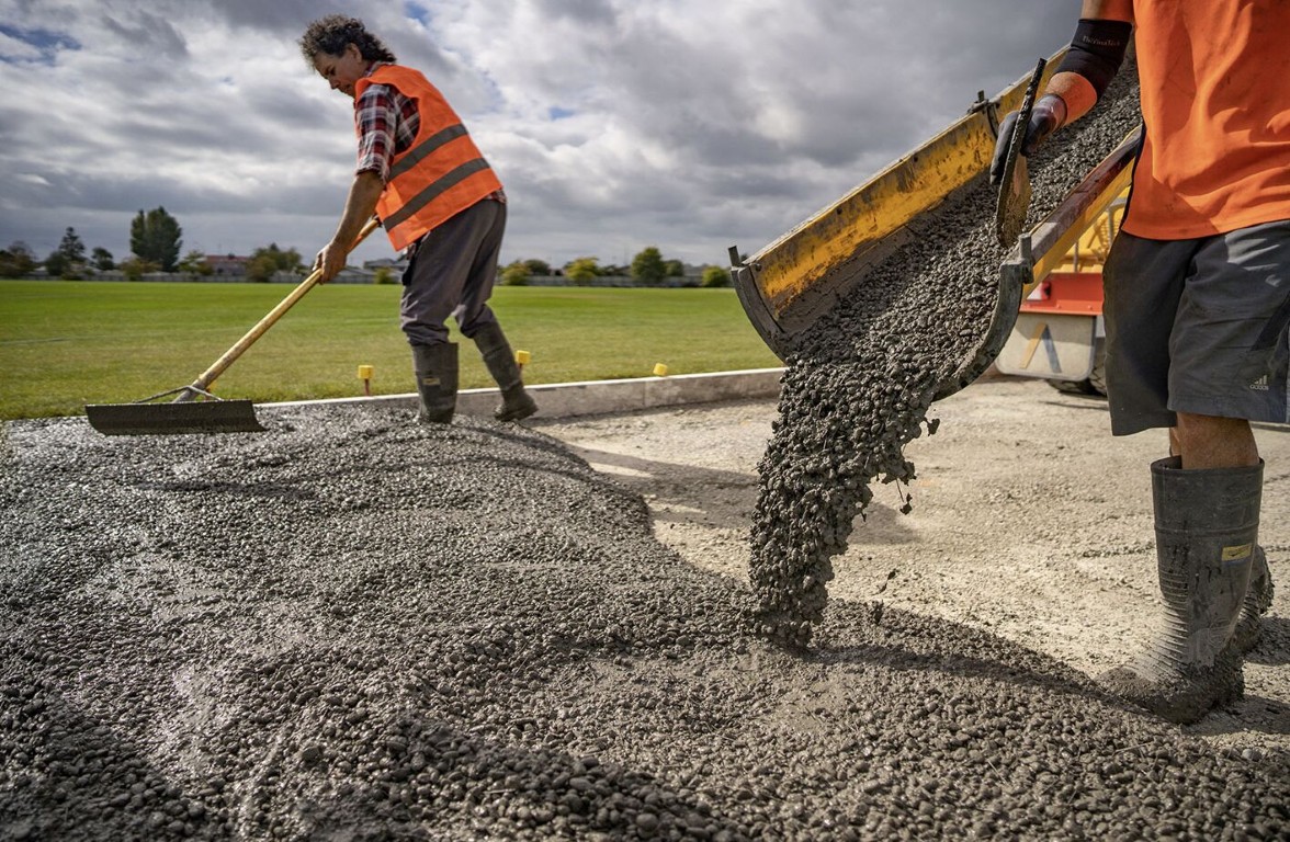 Professional concrete pouring for garage floor installation in Town n Country, FL